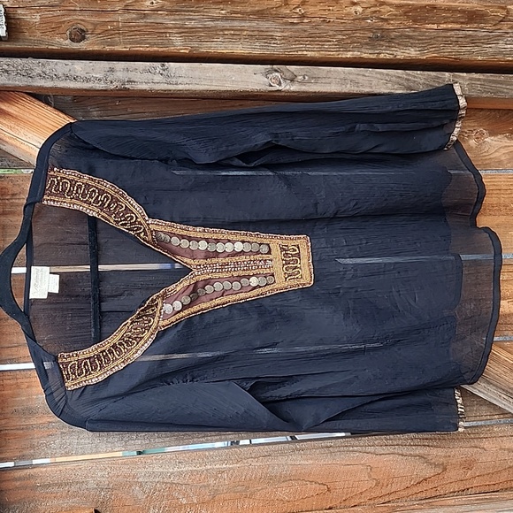 Raiment Fashions, Inc. Sheer Embellished Tunic Top op, Size M - Picture 2 of 9